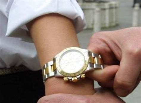 come strappare un rolex dal polso|rolex oralogio manuale pdf.